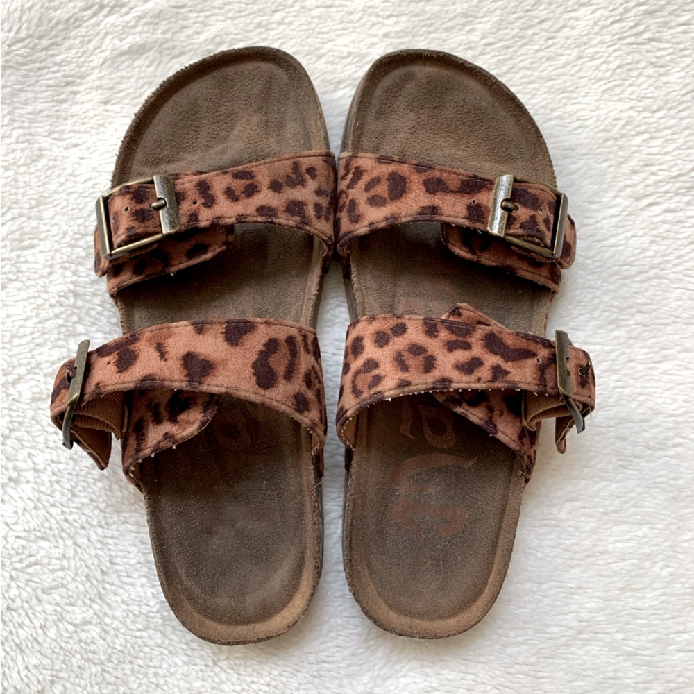 Mad Love • Leopard Print Sandals • Girls’ Size 2